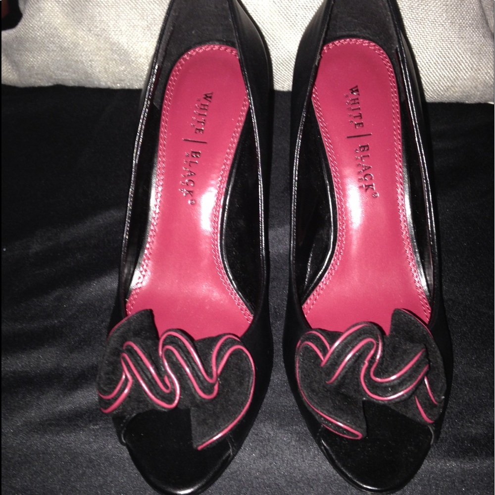 White House Black Market Peep Toe Heels w/ Ruffle